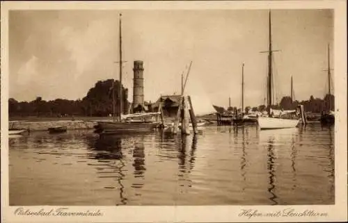 Ak Ostseebad Travemünde Lübeck, Hafen mit Leuchtturm, Schiffe