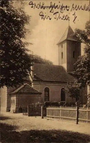 Ak Hausdorf Glashütte im Osterzgebirge, Eine schwarz-weiße Fotografie einer Kirche mit einem h...