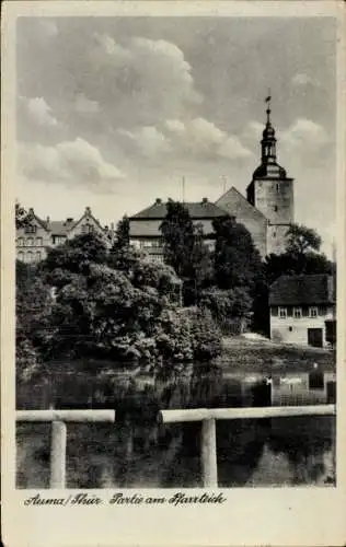 Ak Auma in Thüringen, Teilansicht, Pfarrteich, Turm