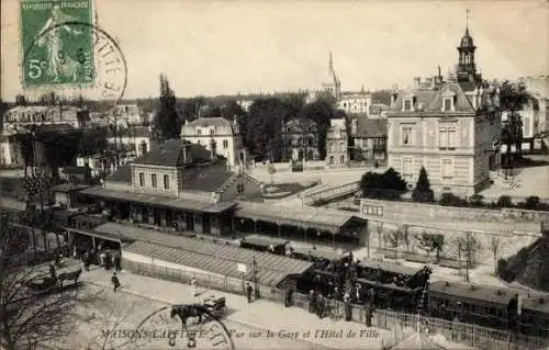 Ak Maisons Laffitte Yvelines, Vue sur la Gare et l'Hotel de Ville