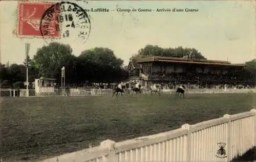 CPA Maisons Laffitte Yvelines, Le Champ de Courses, Arrivée d'une Course