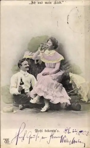 Ak Liebespaar, Frau trinkt Alkohol, Ich und mein Lieb