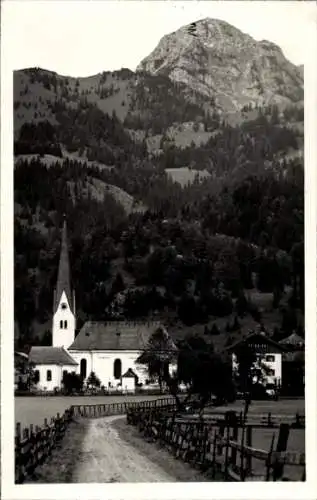 Ak Bayrischzell im Mangfallgebirge Oberbayern, Kirche, Gebirge