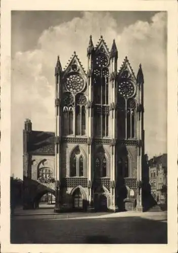 Ak Tangermünde an der Elbe, Das Rathaus, gotischer Backsteinbau um 1460