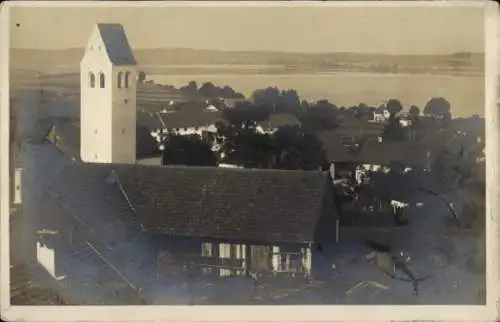 Foto Ak Steinebach Walchstadt Wörthsee in Oberbayern, Gesamtansicht, Kirche
