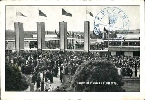 Ak Plzeň Pilsen Stadt, Jubiläums-Ausstellung 1938, Besucher, Flaggen