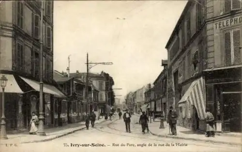CPA Ivry sur Seine Val de Marne, Rue du Parc, angle de la rue de la Mairie