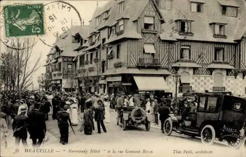 Ak Deauville Calvados, Vorderansicht von  Hotel, Straße, Menschenmenge, Autos