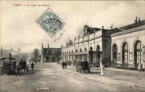 Ak Caen Calvados, Bahnhof, La Gare de l'Ouest, Menschen, Fahrzeuge, Architektur