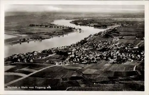 Ak Nierstein Rhein, Fliegeraufnahme der Stadt, Acker