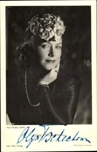 Ak Schauspielerin Olga Tschechowa, Portrait, Blumenhut, Perlenkette
