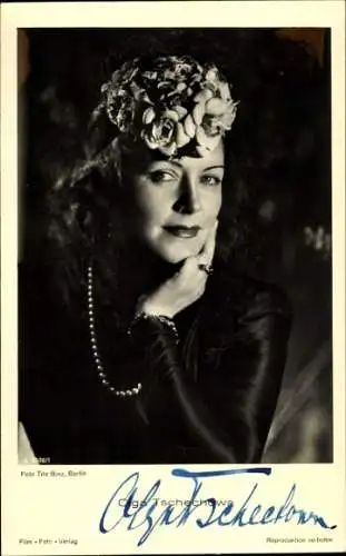 Ak Schauspielerin Olga Tschechowa, Portrait, Blumenhut, Perlenkette