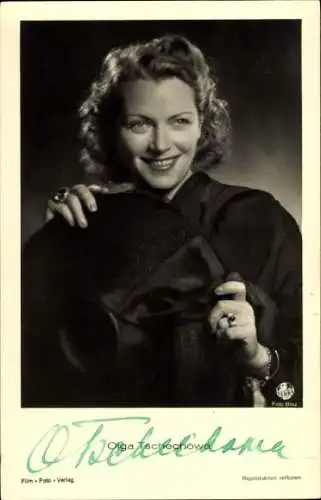 Ak Schauspielerin Olga Tschechowa, Terra Film, Portrait mit Hut in der Hand, Autogramm