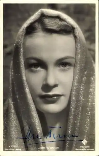 Ak Schauspielerin Ilse Werner, Portrait mit Schleier, Ufa Film