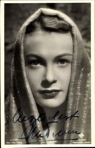 Ak Schauspielerin Ilse Werner, Portrait mit Schleier, Ufa Film