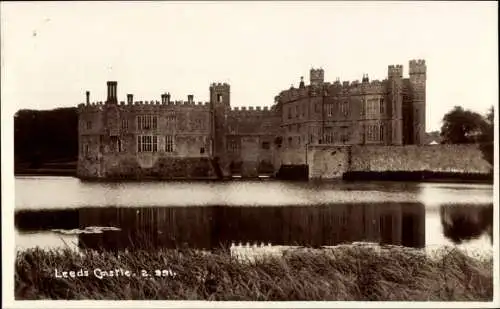 Foto Ak Leeds Maidstone Kent England, Leeds Castle