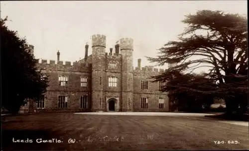 Foto Ak Leeds Maidstone Kent England, Leeds Castle