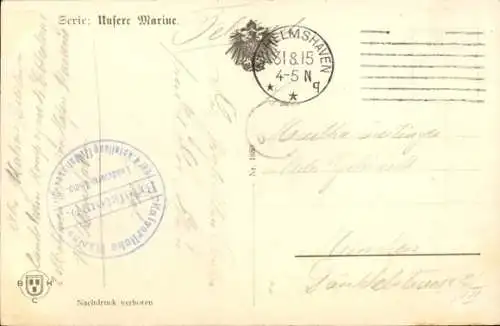 Ak Deutsche Matrosen vom Landgefecht zurückkehrend, Beinkleid und Schuhe auf dem Gewehr tragend