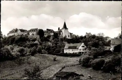 Ak Hohensolms Hohenahr in Hessen, Blick auf die Burgruine  ein Fachwerkhaus, weitere Häuser un...