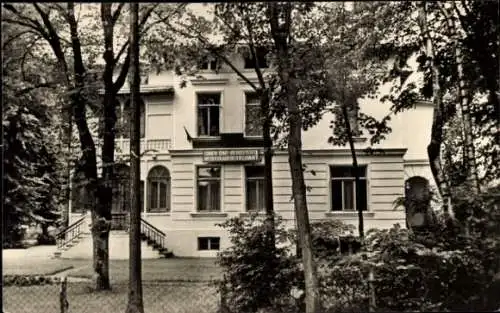 Ak Ostseebad Prerow auf dem Darß, FDGB-Erholungsheim ,Haus Bleisch"
Strandstraße