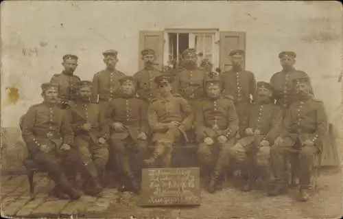 Foto Ak Deutsche Soldaten in Uniformen, Gruppenaufnahme, I WK