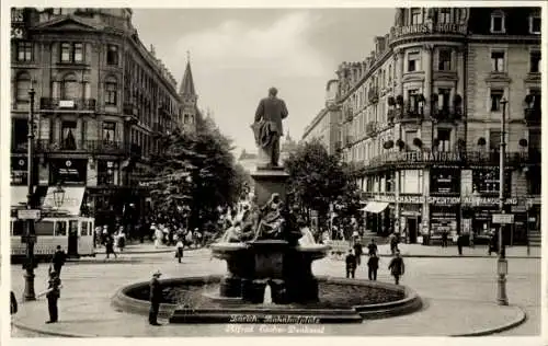 Ak Zürich Stadt Schweiz, Bahnhofplatz, Alfred Escher-Denkmal