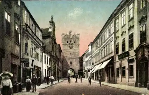 Ak Jihlava Iglau Region Hochland, Stadtansicht mit Uhrturm, Einkaufsstraßen, alte Fassaden