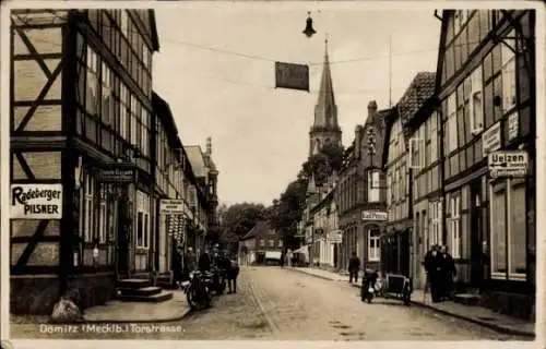 Ak Dömitz an der Elbe Mecklenburg, Torstraße, Geschäfte, Reklameschilder