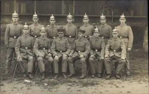 Foto Ak Deutsche Soldaten in Uniformen, Gruppenfoto, Kaiserzeit
