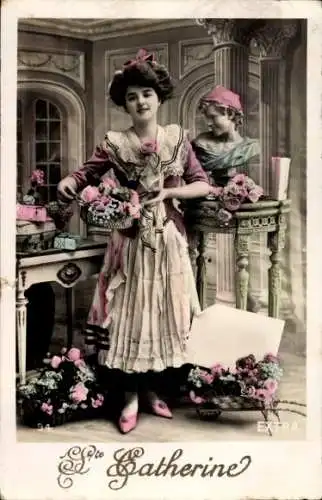 Ak Sankt Katharina, Frau mit Blumenkorb, Blumen, Büste
