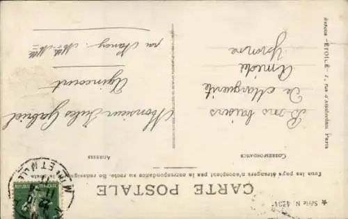 Ak Glückwunsch, Mädchen mit Blumenstrauß