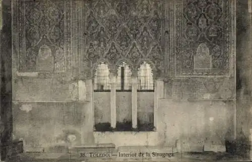 Ak Toledo Kastilien La Mancha Spanien, Inneres der Synagoge