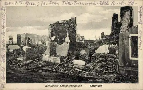 Ak Varennes Meuse, Une rue avec des maisons detruits, Kriegszerstörungen, I. WK