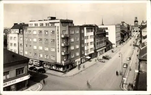 Ak Pardubice Pardubitz Stadt, Straßenpartie, Luftbild