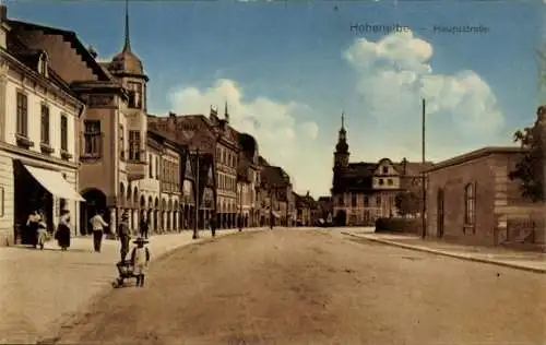 Ak Oberhohenelbe Vrchlabí Hohenelbe Region Königgrätz, Gebäude an einer Straße, Hotel Schwan, ...