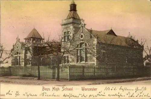 Ak Worcester Massachusetts USA, Boys High School, Gebäude, Baum, Zaun, farbig, Gruß