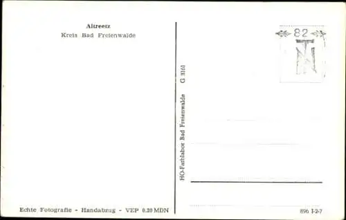 Ak Altreetz im Oderbruch, Altes Bauernhaus und Kirchturm von Altreetz