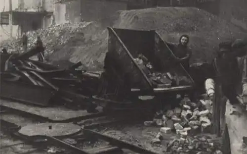 Original Foto Berlin Kreuzberg, Baustelle Belle-Alliance-Straße (heute Mehringdamm), um 1946