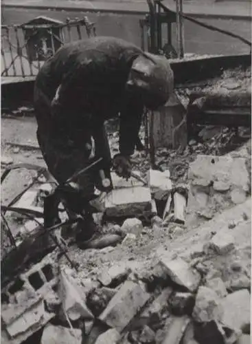 Original Foto Berlin Kreuzberg, Baustelle Belle-Alliance-Straße (heute Mehringdamm), um 1946
