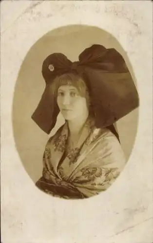 Foto Ak Elsässerin in Tracht, Portrait, M.-Louise