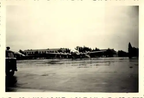 Foto Flughafen, Passagierflugzeug