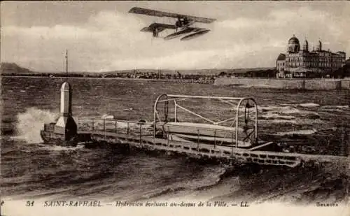 Ak Saint Raphaël Var, Wasserflugzeug entwickelt sich zum City Trainer