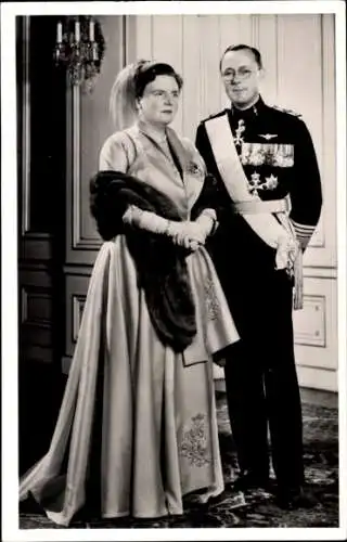 Foto Namibia, DSWA, Barbusige und schwangere Afrikanerin