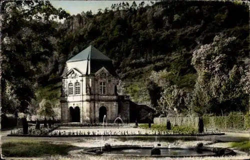 Ak Echternach Luxemburg, Le Pavillon, Brunnen, Parklandschaft, umliegende Hügel