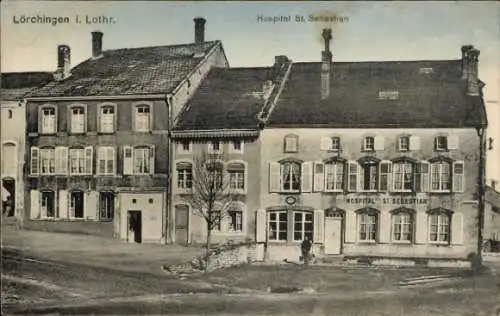 Ak Lorquin Lörchingen Lothringen Moselle, Hospital St. Sebastian, Gebäude mit Fenstern, Bäume,...