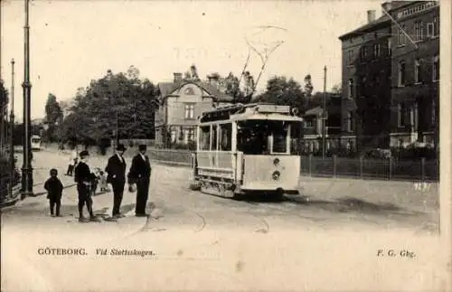 Ak Göteborg Schweden, Straßenbahn, Passanten