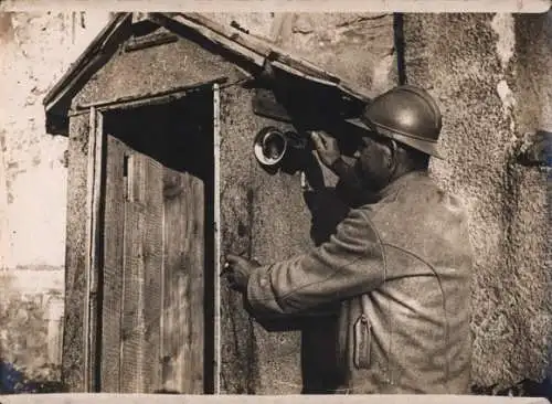 Foto Bergmann in Frankreich am Grubeneingeang