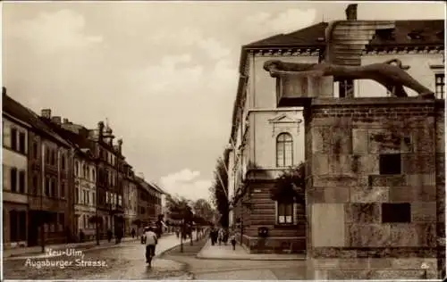 Ak Neu Ulm in Schwabenu, Augsburger Straße, Denkmal