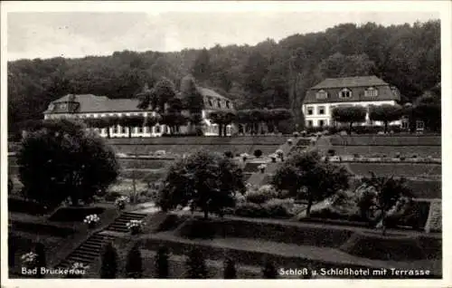 Ak Bad Brückenau im Sinntal Unterfranken, Schloss und Schlosshotel mit Terrasse