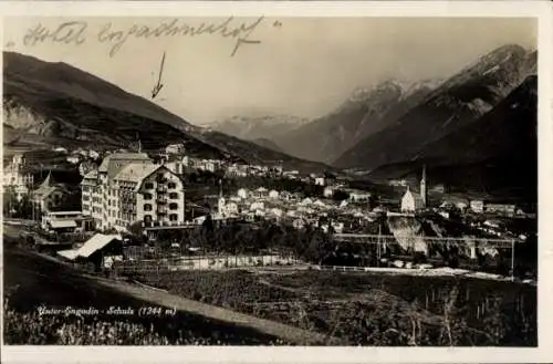 Ak Scuol Schuls Kt. Graubünden Schweiz, Ansicht des Hotels Unter-Graubünden, Berge im Hintergrund